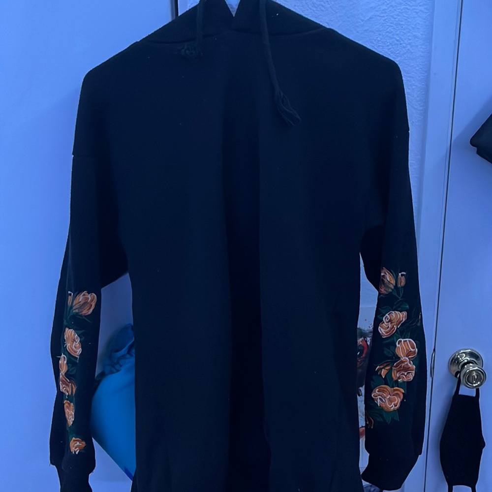 Hoodie with roses.